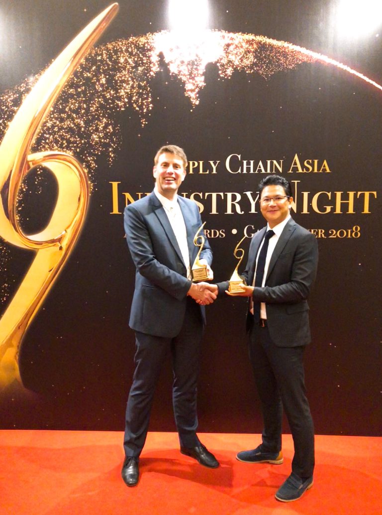 Hohe Auszeichnung: Pepperl + Fuchs und WITRON erhalten in Asien wichtigen Award