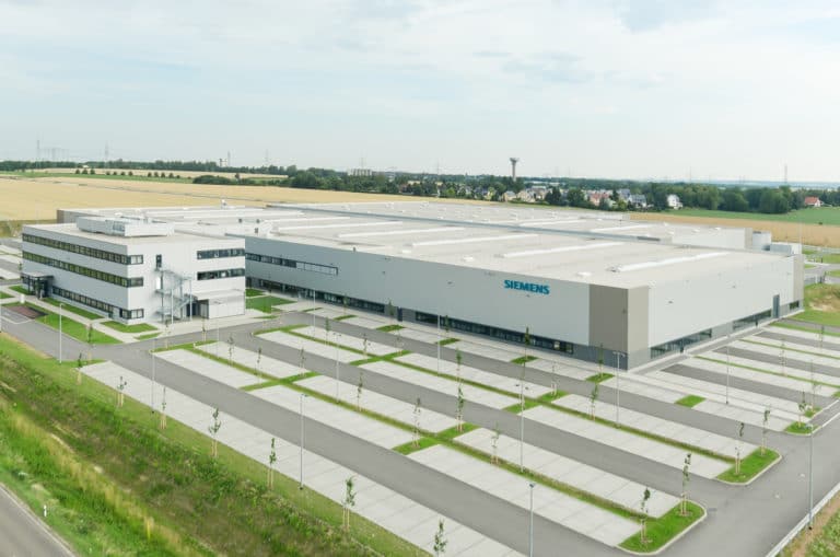 Dematic automatisiert Siemens-Werk mit AutoStore®-Anlage